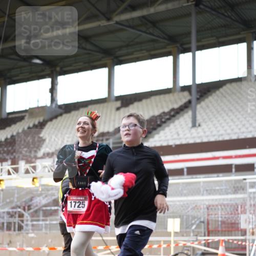 07.12.2025 - St. Pauli X-Mass-Run No. 15 Patografie http://msf.ph/oto/9374294 07.12.2025 12:09:13 Ziel 138, 1725, 1727, 2009, 3538, 3947, 3955, 3966, 4196, 4197, 4198, 4267, 4282, 4283 meine-sportfotos.de
