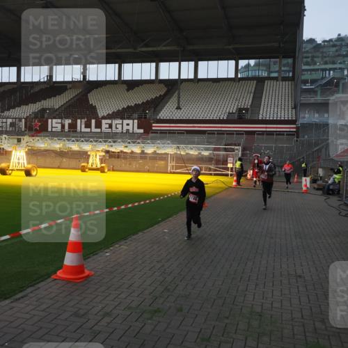 07.12.2025 - St. Pauli X-Mass-Run No. 15 Fabian Wolf http://msf.ph/oto/9374299 07.12.2025 09:59:45 Ziel 488, 910, 911, 934, 961, 1112, 1763, 2186, 2729, 2964, 3513, 4051, 4052, 4465 meine-sportfotos.de