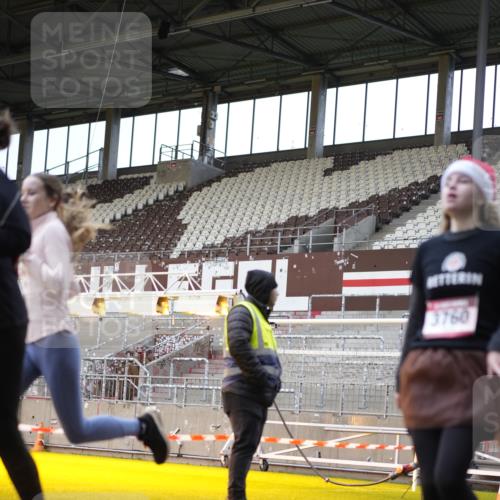 07.12.2025 - St. Pauli X-Mass-Run No. 15 Patografie http://msf.ph/oto/9374323 07.12.2025 12:09:53 Ziel 830, 835, 3462, 3744, 3746, 3760 meine-sportfotos.de