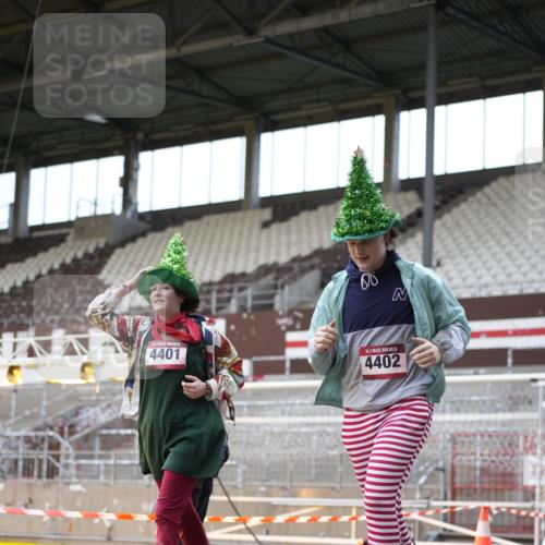 07.12.2025 - St. Pauli X-Mass-Run No. 15 Patografie http://msf.ph/oto/9374329 07.12.2025 12:10:00 Ziel 3374, 3376, 3462, 3744, 3746, 3760 meine-sportfotos.de