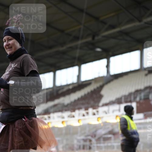 07.12.2025 - St. Pauli X-Mass-Run No. 15 Patografie http://msf.ph/oto/9374341 07.12.2025 12:10:07 Ziel 3374, 3375, 3376, 3760 meine-sportfotos.de