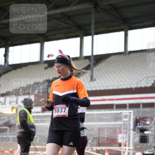 07.12.2025 - St. Pauli X-Mass-Run No. 15 Patografie http://msf.ph/oto/9374347 07.12.2025 12:10:16 Ziel 1036, 1037, 3374, 3375, 3376 meine-sportfotos.de
