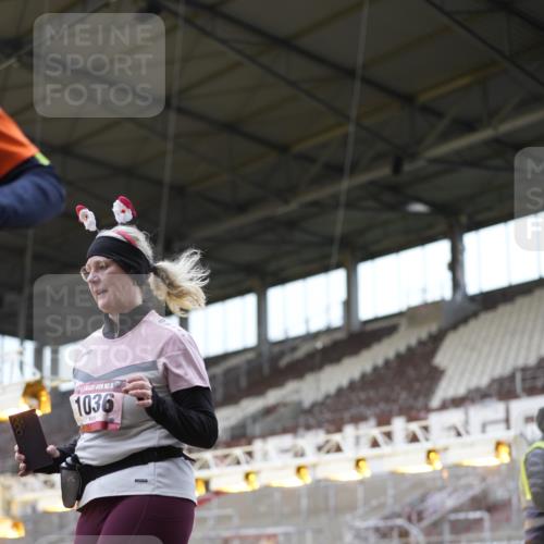 07.12.2025 - St. Pauli X-Mass-Run No. 15 Patografie http://msf.ph/oto/9374351 07.12.2025 12:10:17 Ziel 1036, 1037, 3374, 3375, 3376, 4833 meine-sportfotos.de