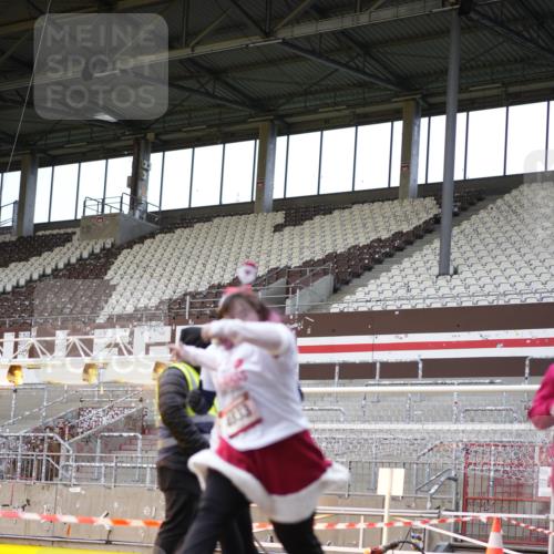 07.12.2025 - St. Pauli X-Mass-Run No. 15 Patografie http://msf.ph/oto/9374352 07.12.2025 12:10:23 Ziel 1036, 1037, 1450, 1728, 1731, 3701, 3840, 3841, 4259, 4262, 4745, 4826, 4827, 4833, 4834, 4836 meine-sportfotos.de