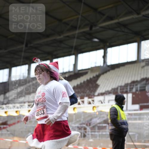 07.12.2025 - St. Pauli X-Mass-Run No. 15 Patografie http://msf.ph/oto/9374358 07.12.2025 12:10:23 Ziel 1036, 1037, 1450, 1728, 1731, 3701, 3840, 3841, 4259, 4262, 4745, 4826, 4827, 4833, 4834, 4836 meine-sportfotos.de