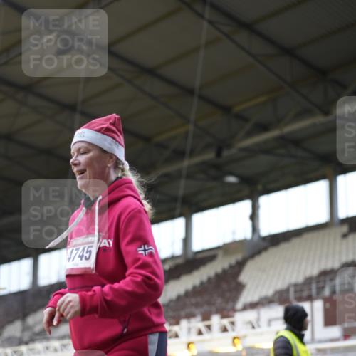 07.12.2025 - St. Pauli X-Mass-Run No. 15 Patografie http://msf.ph/oto/9374364 07.12.2025 12:10:24 Ziel 1036, 1037, 1450, 1728, 1731, 3701, 3840, 3841, 4259, 4262, 4745, 4826, 4827, 4833, 4834, 4836 meine-sportfotos.de
