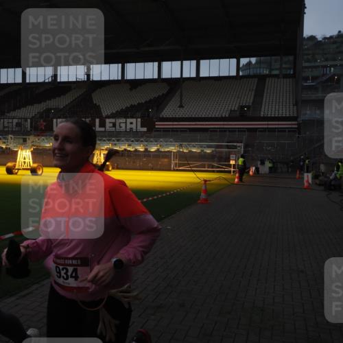 07.12.2025 - St. Pauli X-Mass-Run No. 15 Fabian Wolf http://msf.ph/oto/9374365 07.12.2025 09:59:53 Ziel 910, 911, 934, 1112, 2186, 2729, 2964 meine-sportfotos.de