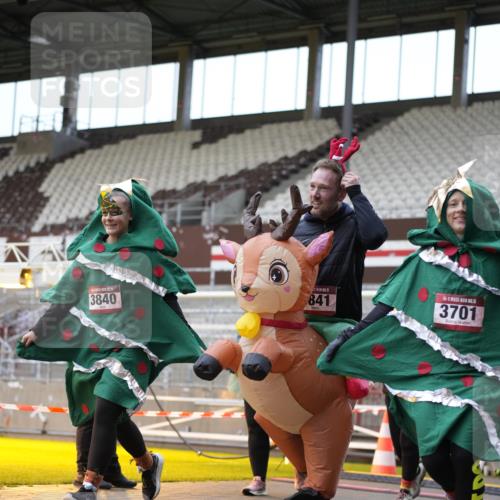 07.12.2025 - St. Pauli X-Mass-Run No. 15 Patografie http://msf.ph/oto/9374368 07.12.2025 12:10:27 Ziel 1036, 1037, 1450, 1728, 1731, 3701, 3840, 3841, 4257, 4259, 4262, 4280, 4281, 4745, 4826, 4827, 4831, 4833, 4834, 4836 meine-sportfotos.de