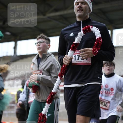 07.12.2025 - St. Pauli X-Mass-Run No. 15 Patografie http://msf.ph/oto/9374373 07.12.2025 12:10:28 Ziel 208, 223, 1036, 1037, 1450, 1728, 1731, 3701, 3840, 3841, 4257, 4259, 4262, 4280, 4281, 4745, 4826, 4827, 4831, 4833, 4834, 4836 meine-sportfotos.de
