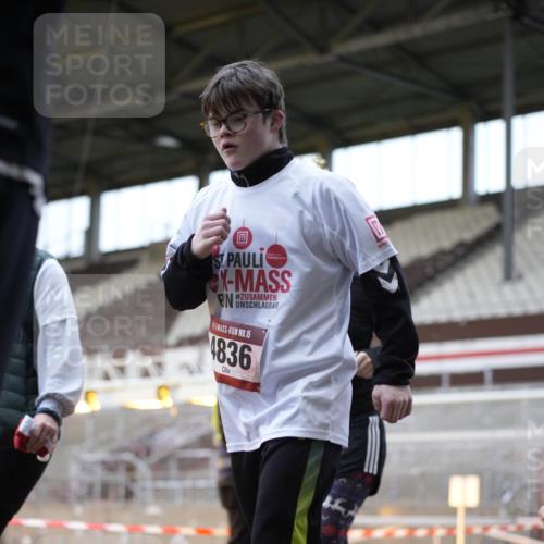 07.12.2025 - St. Pauli X-Mass-Run No. 15 Patografie http://msf.ph/oto/9374377 07.12.2025 12:10:29 Ziel 208, 223, 224, 1036, 1037, 1450, 1728, 1731, 1845, 3701, 3840, 3841, 4257, 4259, 4262, 4280, 4281, 4745, 4826, 4827, 4831, 4833, 4834, 4836 meine-sportfotos.de