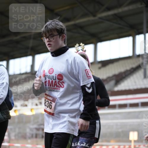 07.12.2025 - St. Pauli X-Mass-Run No. 15 Patografie http://msf.ph/oto/9374379 07.12.2025 12:10:29 Ziel 208, 223, 224, 1036, 1037, 1450, 1728, 1731, 1845, 3701, 3840, 3841, 4257, 4259, 4262, 4280, 4281, 4745, 4826, 4827, 4831, 4833, 4834, 4836 meine-sportfotos.de