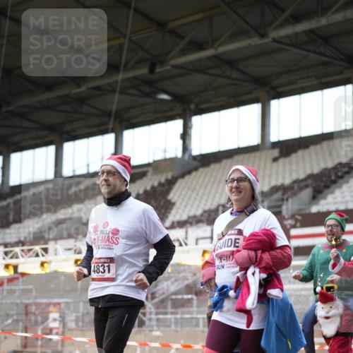 07.12.2025 - St. Pauli X-Mass-Run No. 15 Patografie http://msf.ph/oto/9374393 07.12.2025 12:10:33 Ziel 208, 223, 224, 1450, 1728, 1731, 1845, 3701, 3840, 3841, 4257, 4259, 4262, 4280, 4281, 4745, 4826, 4827, 4831, 4833, 4834, 4836 meine-sportfotos.de