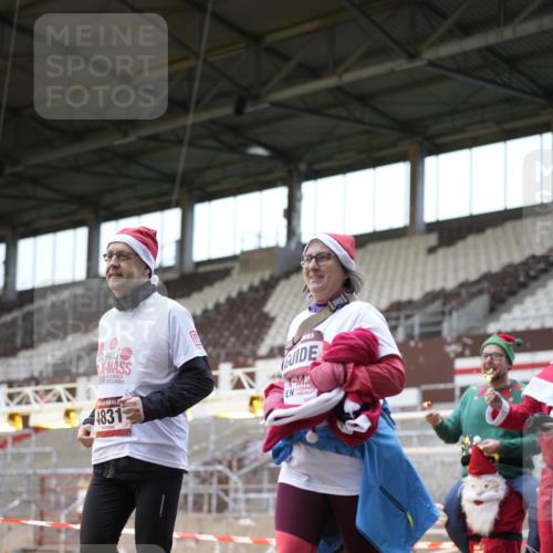 07.12.2025 - St. Pauli X-Mass-Run No. 15 Patografie http://msf.ph/oto/9374394 07.12.2025 12:10:33 Ziel 208, 223, 224, 1450, 1728, 1731, 1845, 3701, 3840, 3841, 4257, 4259, 4262, 4280, 4281, 4745, 4826, 4827, 4831, 4833, 4834, 4836 meine-sportfotos.de