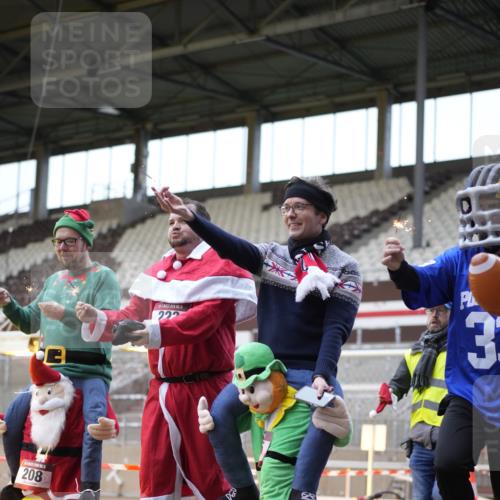 07.12.2025 - St. Pauli X-Mass-Run No. 15 Patografie http://msf.ph/oto/9374396 07.12.2025 12:10:34 Ziel 208, 223, 224, 1450, 1728, 1731, 1845, 3701, 3840, 3841, 4257, 4259, 4262, 4280, 4281, 4745, 4826, 4827, 4831, 4833, 4834, 4836 meine-sportfotos.de