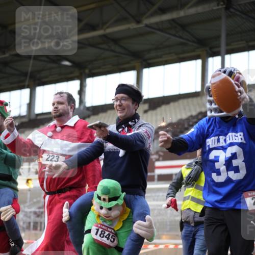 07.12.2025 - St. Pauli X-Mass-Run No. 15 Patografie http://msf.ph/oto/9374400 07.12.2025 12:10:34 Ziel 208, 223, 224, 1450, 1728, 1731, 1845, 3701, 3840, 3841, 4257, 4259, 4262, 4280, 4281, 4745, 4826, 4827, 4831, 4833, 4834, 4836 meine-sportfotos.de