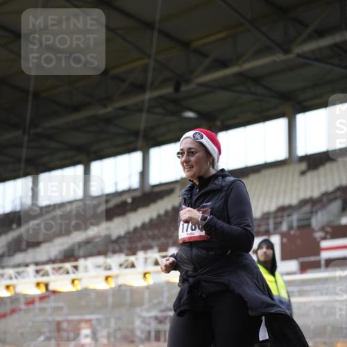 07.12.2025 - St. Pauli X-Mass-Run No. 15 Patografie http://msf.ph/oto/9374404 07.12.2025 12:10:53 Ziel 1780 meine-sportfotos.de