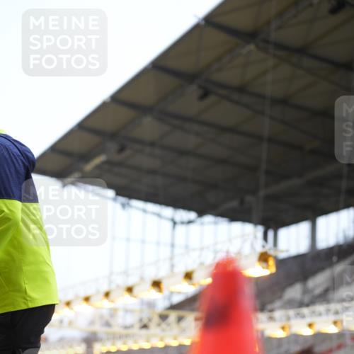 07.12.2025 - St. Pauli X-Mass-Run No. 15 Patografie http://msf.ph/oto/9374421 07.12.2025 12:11:17 Ziel 2393, 2394, 3758, 4180, 4188, 4398 meine-sportfotos.de