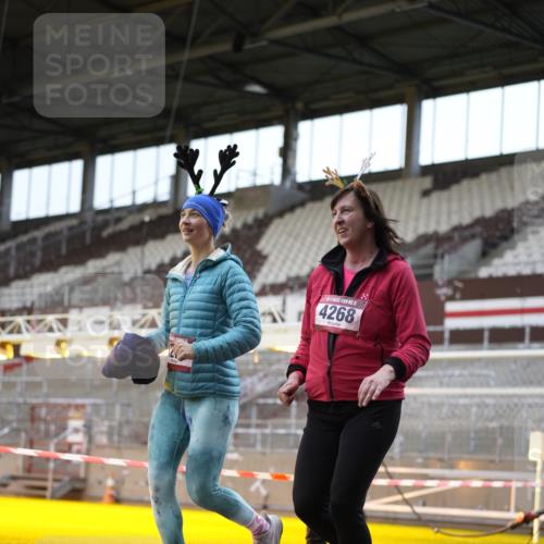 07.12.2025 - St. Pauli X-Mass-Run No. 15 Patografie http://msf.ph/oto/9374439 07.12.2025 12:11:37 Ziel 3979, 4163, 4165, 4166, 4167, 4168, 4268, 4270, 4278, 4279, 4714 meine-sportfotos.de