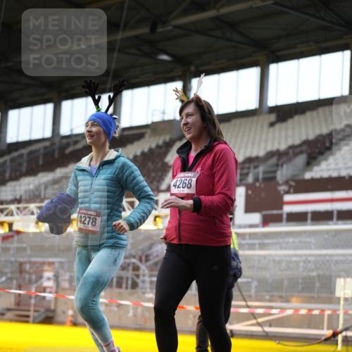07.12.2025 - St. Pauli X-Mass-Run No. 15 Patografie http://msf.ph/oto/9374441 07.12.2025 12:11:37 Ziel 3979, 4163, 4165, 4166, 4167, 4168, 4268, 4270, 4278, 4279, 4714 meine-sportfotos.de