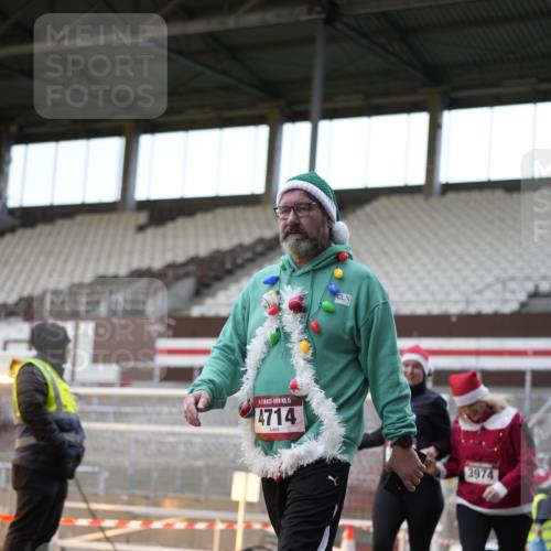 07.12.2025 - St. Pauli X-Mass-Run No. 15 Patografie http://msf.ph/oto/9374442 07.12.2025 12:11:42 Ziel 1452, 3974, 3979, 4163, 4165, 4166, 4167, 4168, 4268, 4270, 4278, 4279, 4288, 4289, 4308, 4714 meine-sportfotos.de