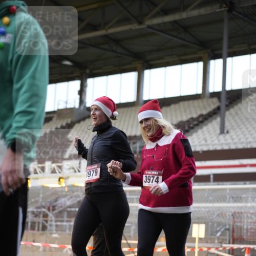 07.12.2025 - St. Pauli X-Mass-Run No. 15 Patografie http://msf.ph/oto/9374450 07.12.2025 12:11:43 Ziel 1452, 3974, 3979, 4163, 4165, 4166, 4167, 4168, 4268, 4270, 4278, 4279, 4288, 4289, 4308, 4714 meine-sportfotos.de