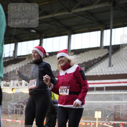 07.12.2025 - St. Pauli X-Mass-Run No. 15 Patografie http://msf.ph/oto/9374452 07.12.2025 12:11:43 Ziel 1452, 3974, 3979, 4163, 4165, 4166, 4167, 4168, 4268, 4270, 4278, 4279, 4288, 4289, 4308, 4714 meine-sportfotos.de