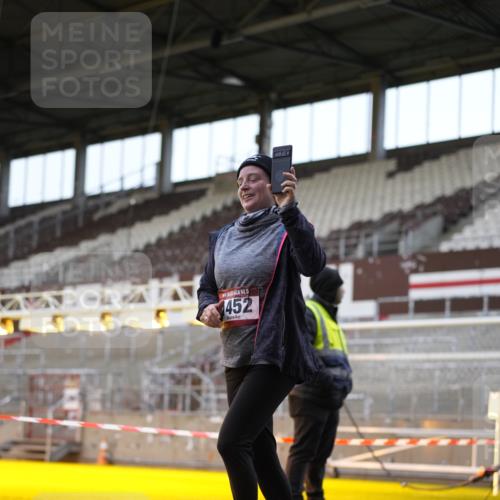 07.12.2025 - St. Pauli X-Mass-Run No. 15 Patografie http://msf.ph/oto/9374467 07.12.2025 12:11:48 Ziel 1452, 3974, 3979, 4163, 4165, 4166, 4167, 4168, 4268, 4270, 4278, 4279, 4288, 4289, 4308, 4714 meine-sportfotos.de