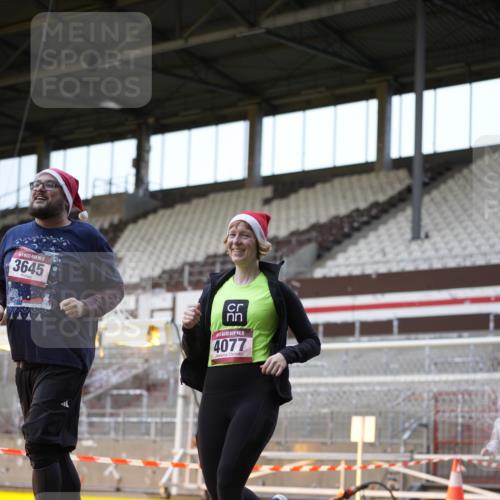 07.12.2025 - St. Pauli X-Mass-Run No. 15 Patografie http://msf.ph/oto/9374507 07.12.2025 12:13:20 Ziel 455, 463, 466, 3645, 4077, 4258, 4261, 4713 meine-sportfotos.de