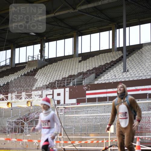 07.12.2025 - St. Pauli X-Mass-Run No. 15 Patografie http://msf.ph/oto/9374517 07.12.2025 12:13:22 Ziel 455, 463, 466, 3645, 4077, 4258, 4261, 4713 meine-sportfotos.de