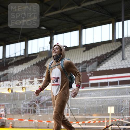 07.12.2025 - St. Pauli X-Mass-Run No. 15 Patografie http://msf.ph/oto/9374524 07.12.2025 12:13:23 Ziel 455, 463, 466, 3645, 4077, 4258, 4261, 4713 meine-sportfotos.de