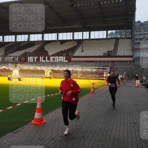 07.12.2025 - St. Pauli X-Mass-Run No. 15 Fabian Wolf http://msf.ph/oto/9374543 07.12.2025 10:00:39 Ziel 855, 1418, 1976, 2348, 3084 meine-sportfotos.de