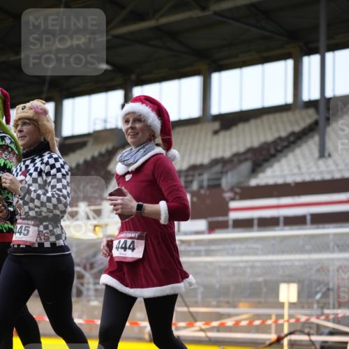 07.12.2025 - St. Pauli X-Mass-Run No. 15 Patografie http://msf.ph/oto/9374558 07.12.2025 12:14:21 Ziel 444, 445, 451, 454, 457, 3690, 3693 meine-sportfotos.de
