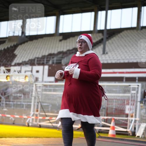 07.12.2025 - St. Pauli X-Mass-Run No. 15 Patografie http://msf.ph/oto/9374562 07.12.2025 12:14:41 Ziel  meine-sportfotos.de