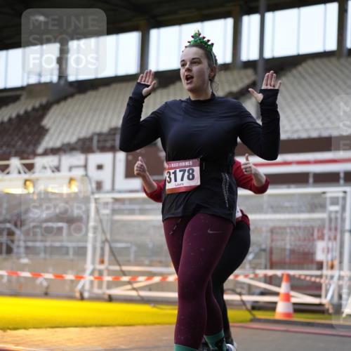 07.12.2025 - St. Pauli X-Mass-Run No. 15 Patografie http://msf.ph/oto/9374571 07.12.2025 12:15:12 Ziel 3142, 3178, 3712 meine-sportfotos.de