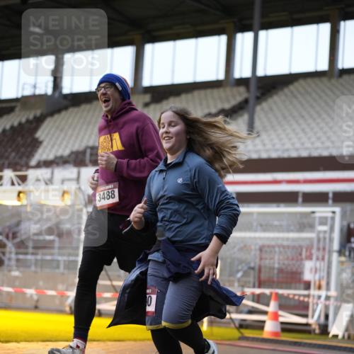 07.12.2025 - St. Pauli X-Mass-Run No. 15 Patografie http://msf.ph/oto/9374577 07.12.2025 12:15:54 Ziel  meine-sportfotos.de