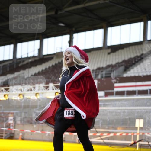 07.12.2025 - St. Pauli X-Mass-Run No. 15 Patografie http://msf.ph/oto/9374581 07.12.2025 12:16:16 Ziel 1883 meine-sportfotos.de