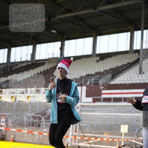 07.12.2025 - St. Pauli X-Mass-Run No. 15 Patografie http://msf.ph/oto/9374592 07.12.2025 12:17:20 Ziel 3427 meine-sportfotos.de