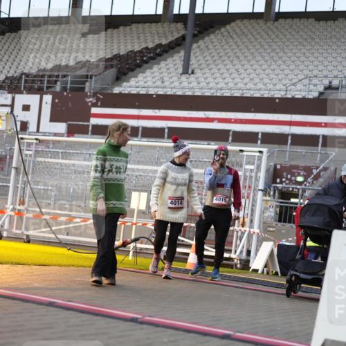 07.12.2025 - St. Pauli X-Mass-Run No. 15 Patografie http://msf.ph/oto/9374603 07.12.2025 12:17:29 Ziel 3427, 3866, 3868, 4014, 4015 meine-sportfotos.de