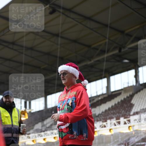07.12.2025 - St. Pauli X-Mass-Run No. 15 Patografie http://msf.ph/oto/9374620 07.12.2025 12:19:05 Ziel 1259, 2093, 2309 meine-sportfotos.de