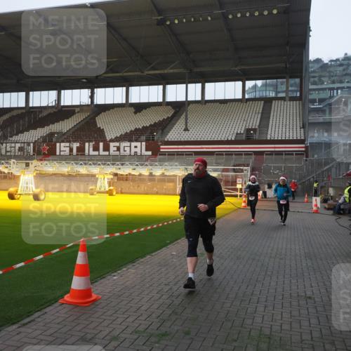 07.12.2025 - St. Pauli X-Mass-Run No. 15 Fabian Wolf http://msf.ph/oto/9374639 07.12.2025 10:01:15 Ziel 780, 783, 801, 1887, 1892, 2528 meine-sportfotos.de