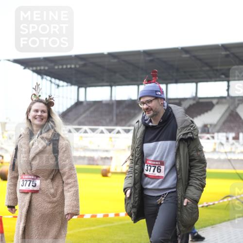 07.12.2025 - St. Pauli X-Mass-Run No. 15 Patografie http://msf.ph/oto/9374642 07.12.2025 12:25:11 Ziel  meine-sportfotos.de