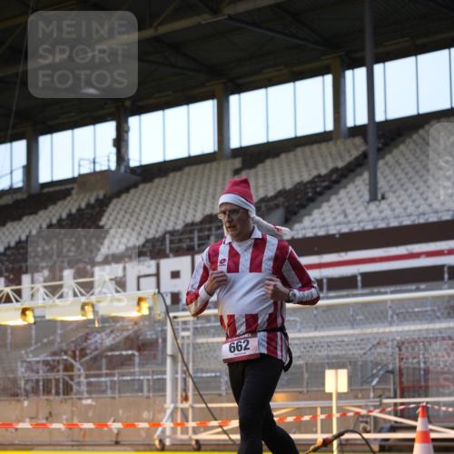 07.12.2025 - St. Pauli X-Mass-Run No. 15 Patografie http://msf.ph/oto/9374659 07.12.2025 09:56:36 Ziel 198, 662, 1165, 3255, 4208, 4209 meine-sportfotos.de