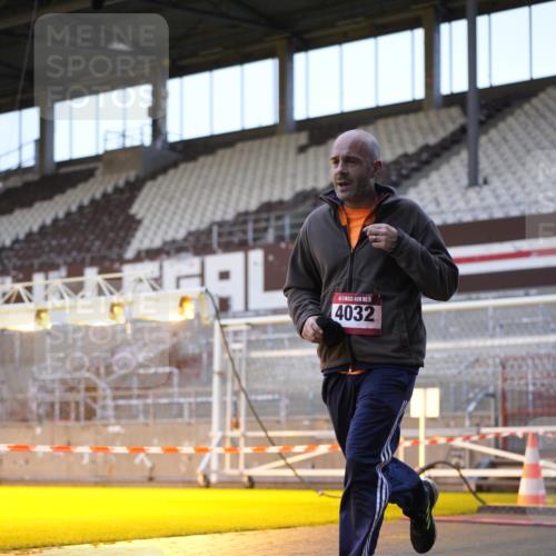 07.12.2025 - St. Pauli X-Mass-Run No. 15 Patografie http://msf.ph/oto/9374704 07.12.2025 09:57:09 Ziel 3320, 4032 meine-sportfotos.de