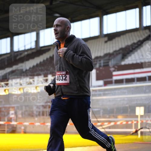 07.12.2025 - St. Pauli X-Mass-Run No. 15 Patografie http://msf.ph/oto/9374710 07.12.2025 09:57:10 Ziel 3320, 4032 meine-sportfotos.de