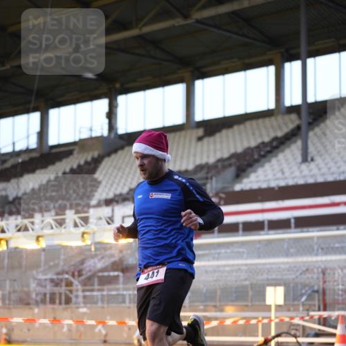 07.12.2025 - St. Pauli X-Mass-Run No. 15 Patografie http://msf.ph/oto/9374731 07.12.2025 09:57:49 Ziel 441, 2984, 4030 meine-sportfotos.de
