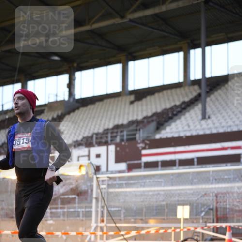 07.12.2025 - St. Pauli X-Mass-Run No. 15 Patografie http://msf.ph/oto/9374744 07.12.2025 09:58:12 Ziel 1633, 1774, 2205, 3405, 3515 meine-sportfotos.de