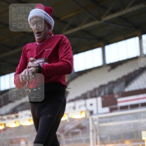 07.12.2025 - St. Pauli X-Mass-Run No. 15 Patografie http://msf.ph/oto/9374761 07.12.2025 09:58:19 Ziel 238, 261, 1173, 1633, 1774, 2205, 3515, 4031, 4206 meine-sportfotos.de