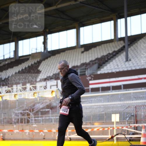 07.12.2025 - St. Pauli X-Mass-Run No. 15 Patografie http://msf.ph/oto/9374773 07.12.2025 09:58:27 Ziel 238, 261, 483, 532, 1003, 1173, 1528, 1603, 1633, 1774, 2205, 3515, 4031, 4206 meine-sportfotos.de