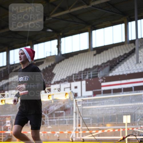 07.12.2025 - St. Pauli X-Mass-Run No. 15 Patografie http://msf.ph/oto/9374788 07.12.2025 09:58:31 Ziel 238, 261, 483, 532, 1003, 1115, 1173, 1528, 1603, 1782, 1785, 2205, 2392, 3308, 4031, 4206 meine-sportfotos.de