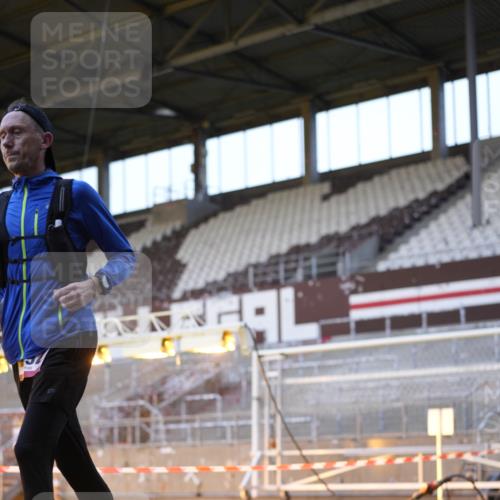 07.12.2025 - St. Pauli X-Mass-Run No. 15 Patografie http://msf.ph/oto/9374804 07.12.2025 09:58:36 Ziel 483, 532, 1003, 1115, 1528, 1542, 1603, 1782, 1785, 2392, 3308, 4031 meine-sportfotos.de